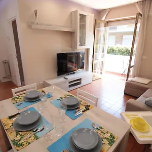 House, 300 M Dal Mare, Marina di Massa